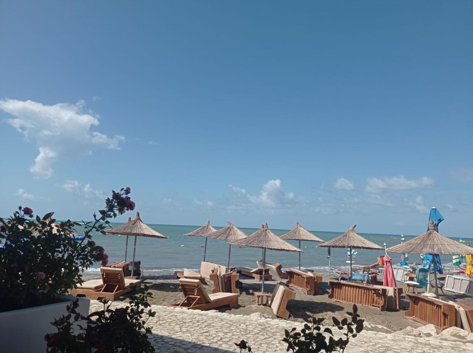 Spacious 2 Bedroom Center By Lunasol Durres